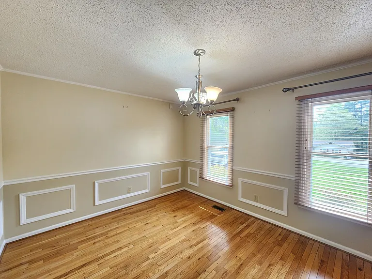 590 Deep Woods Dr — Photo 5