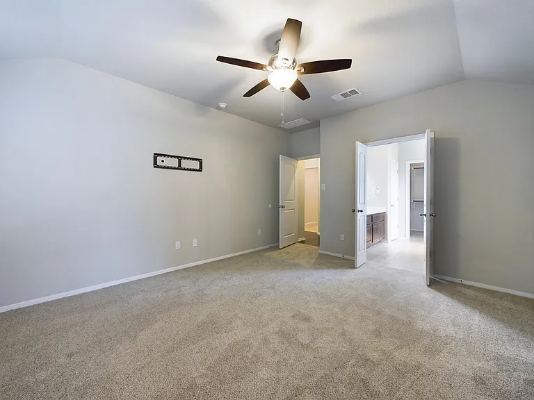 2409 Brook Crest Way — Photo 16
