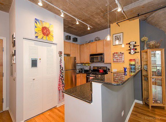 4th image of 1000 W 15th St Unit 216