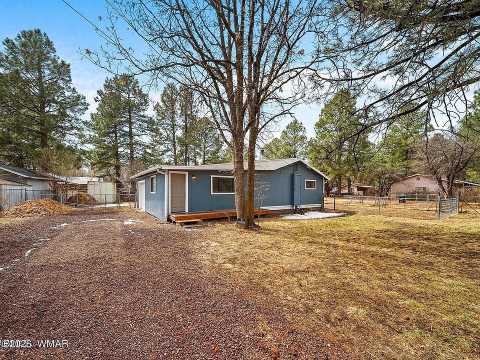 1st image of 2221 Curry Ln