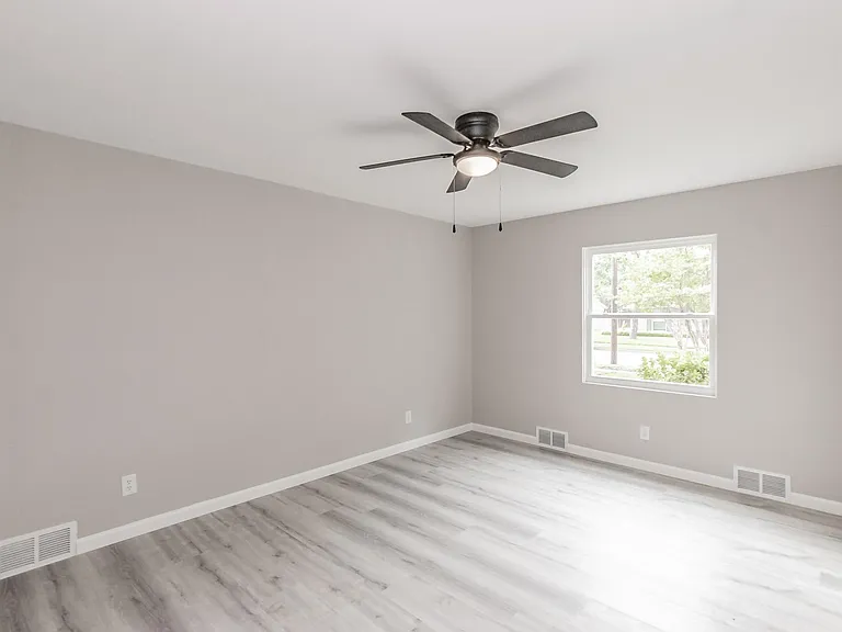 4015 Crown Shore Dr — Photo 31