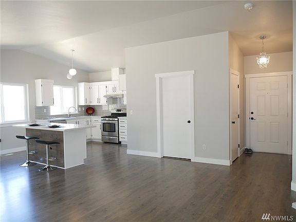 4th image of 21702 94th Avenue Ct E
