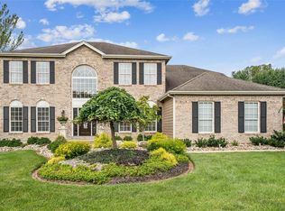 1083 Keystone Trail Dr, Chesterfield, MO 63005