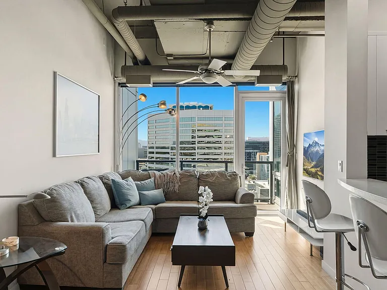 1 E Lexington Ave #1101 — Photo 4