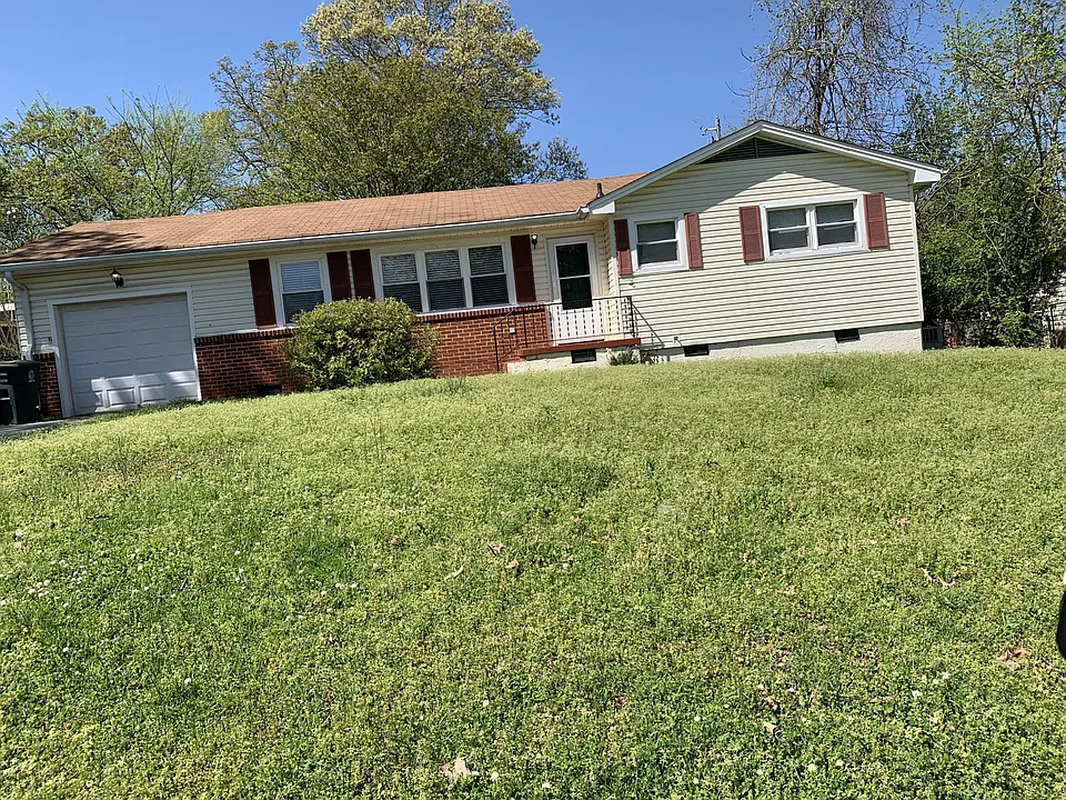 1207 Cranbrook Dr
