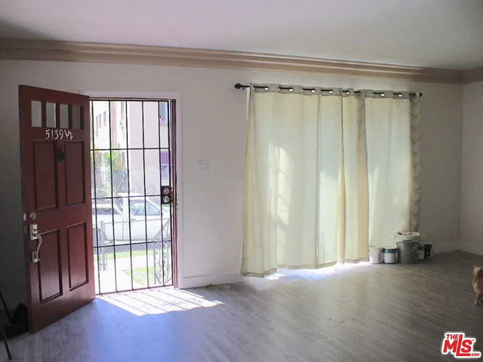 2 bed, 1.0 bath, 1100 sqft, $2,700 — Photo 3