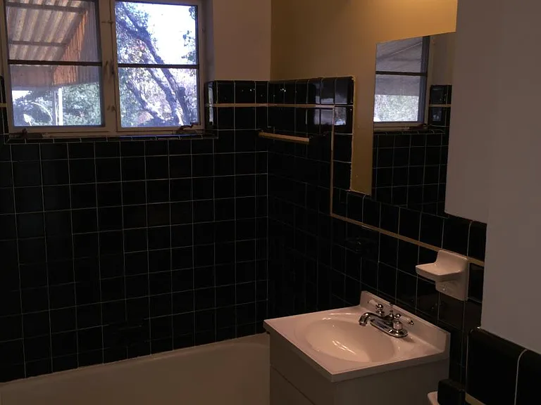 1220 Jasmine St — Photo 5