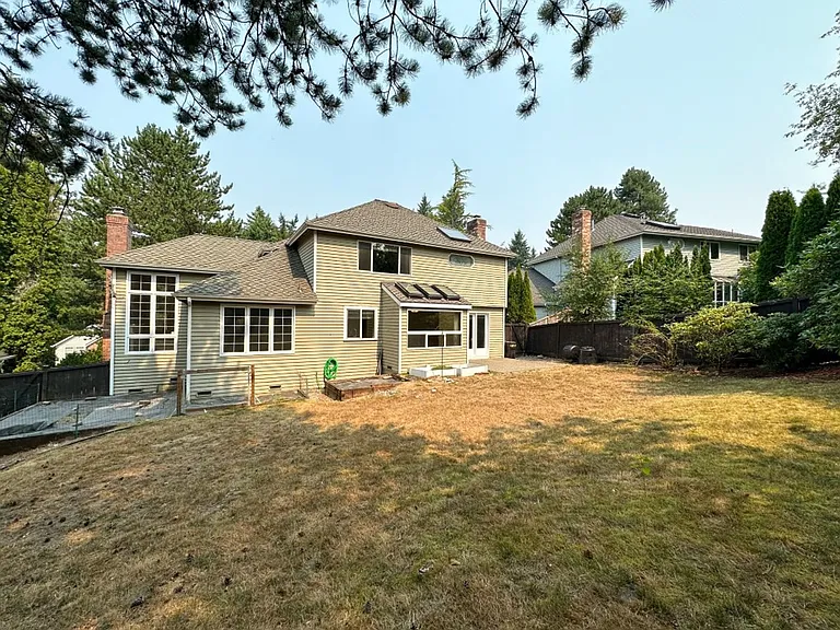 24435 SE 42nd Pl — Photo 32