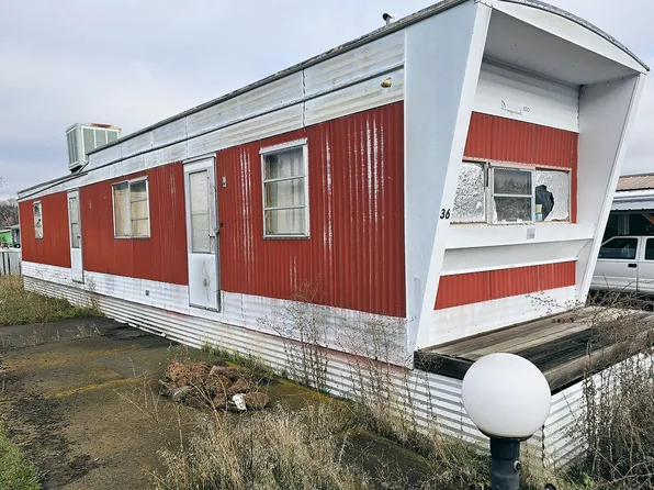 200 SW D St Unit 36, Madras, OR 97741