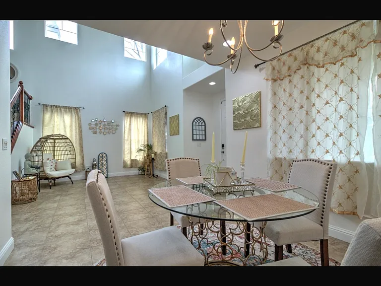 523 Danbury Pl — Photo 5