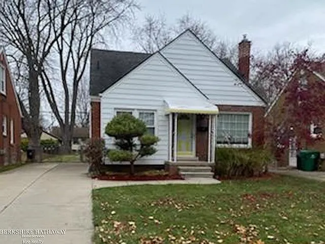 23091 David Ave photo 1