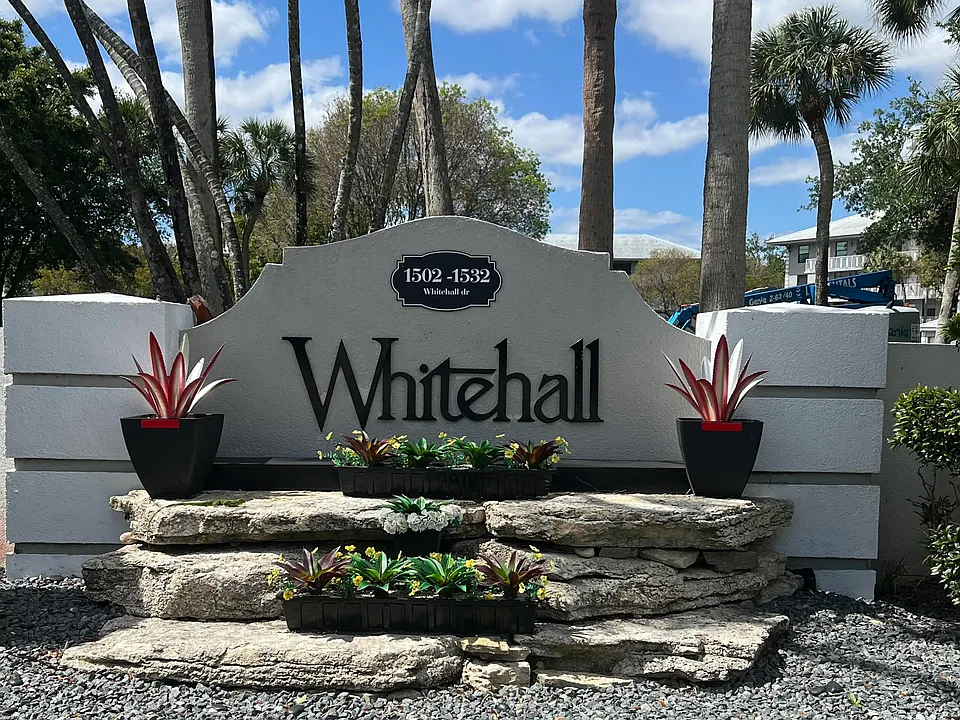 1526 Whitehall Dr #402