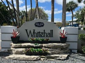 1526 Whitehall Dr, Davie, FL