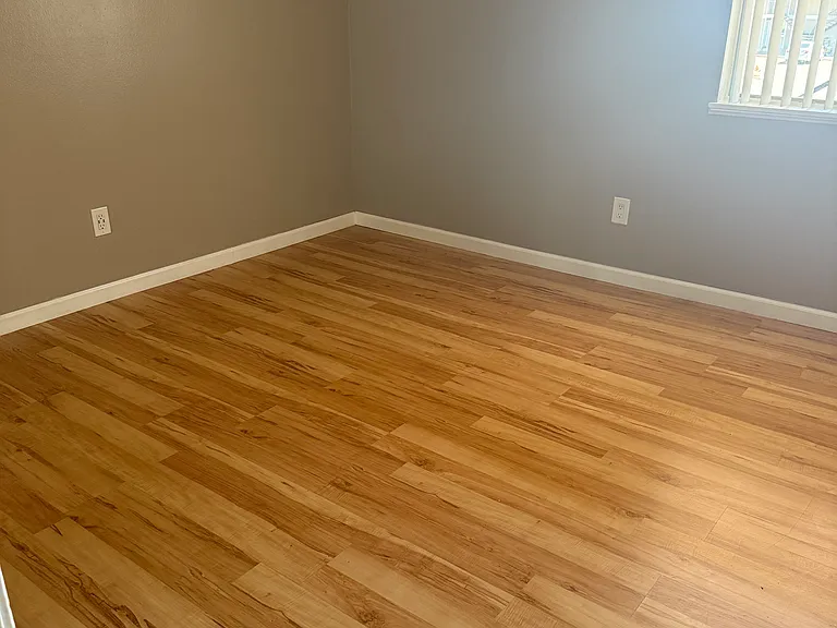 Evergreen Park Apartments — Photo 6