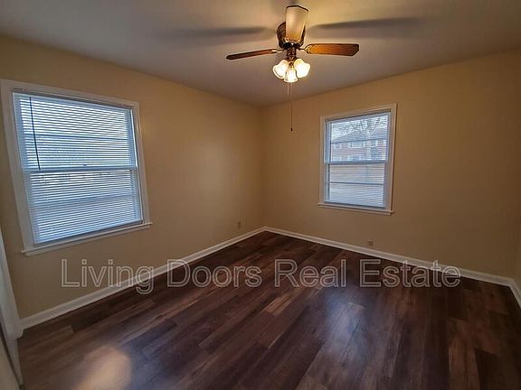 5th image of 305 S 47th St