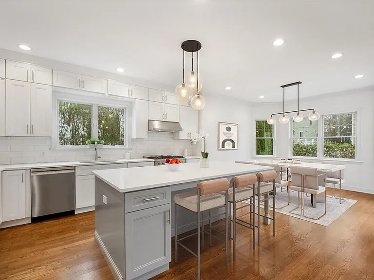 109 Lee Rd — Photo 4