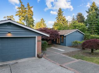 2405 79th Ave NE, Medina, WA 98039