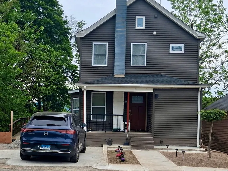 105 Summit Ave — Photo 1