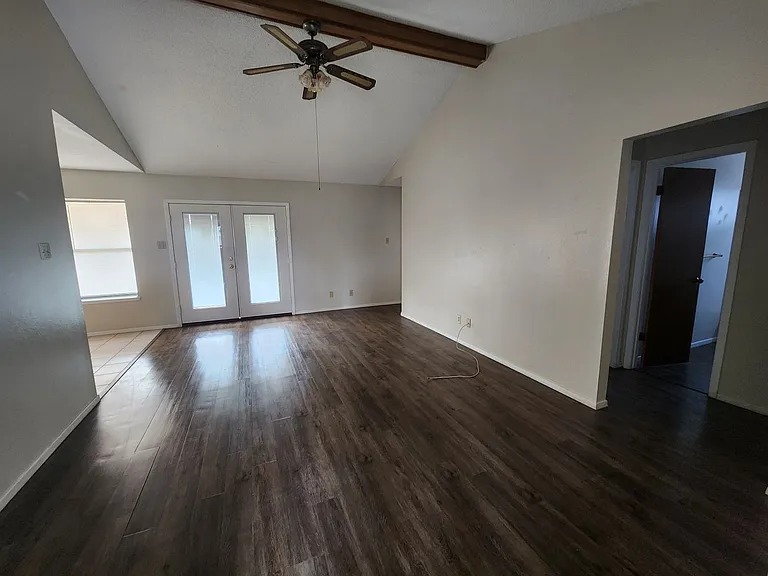 1335 Gordon Blvd — Photo 5