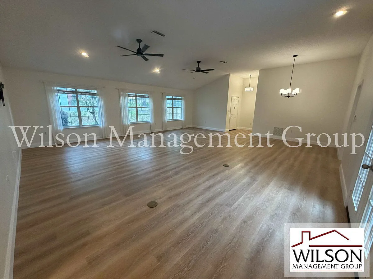 Building Photo - 2535 S Glen Eagles Dr