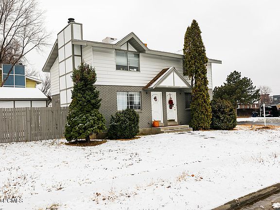 4th image of 188-190 E Julie Anna Dr