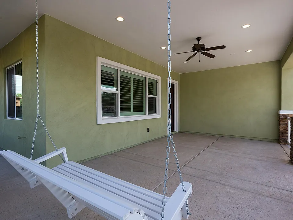 1024 Porch