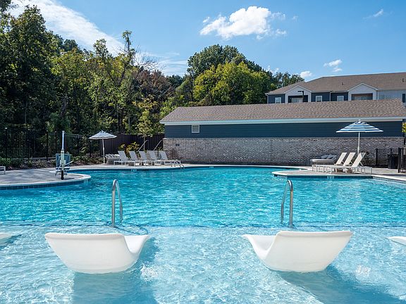 Resort-style Swimming Pool with Tanning Ledges