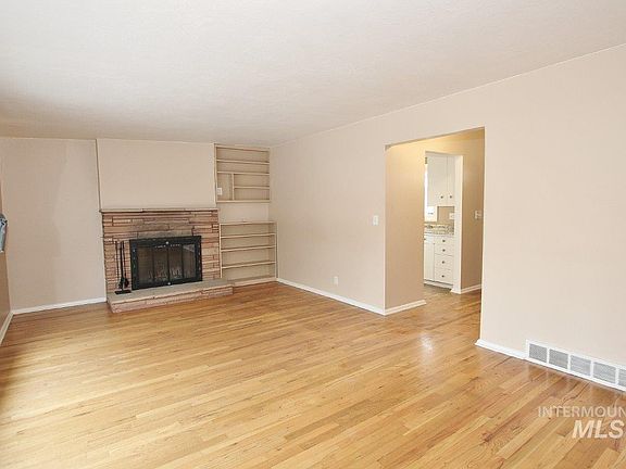 4th image of 5924 W Overland Rd
