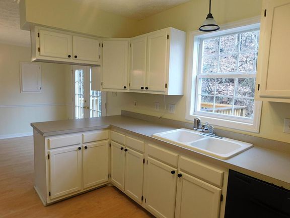 5th image of 128 Upland Dr