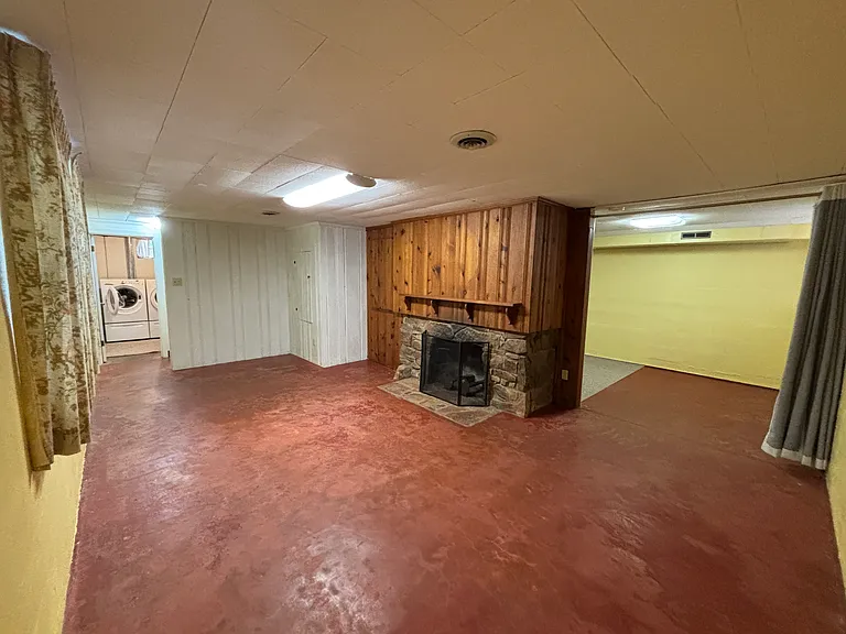823 S Blakely St — Photo 22