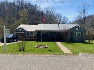 2931 Browns Creek Rd, Saint Albans, WV 25177