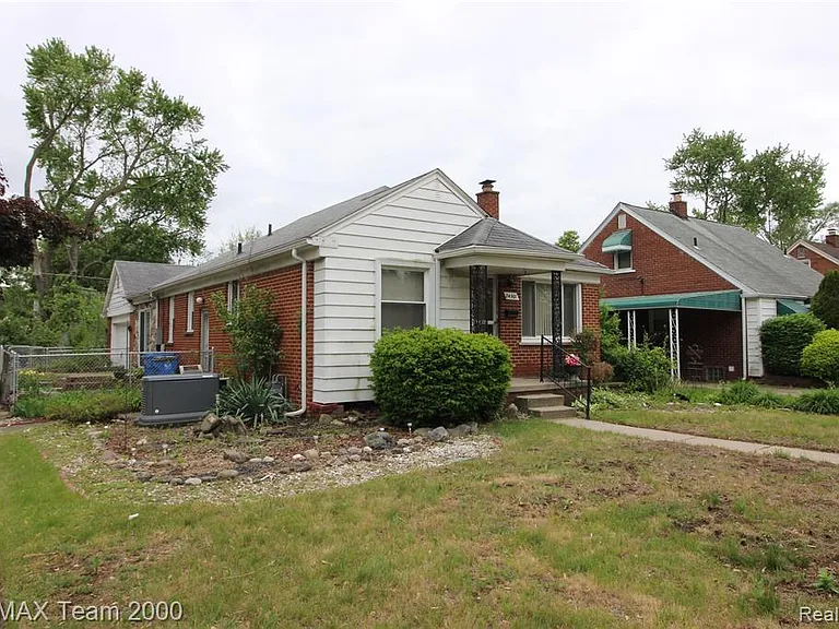 24301 Colgate St — Photo 2