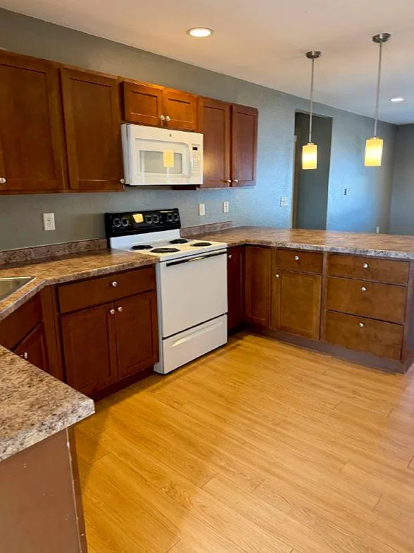1006 Avenue H - Apt. 2 Fort Madison, IA — Photo 2