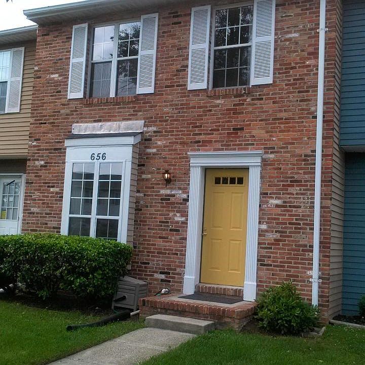 Exterior (Front)