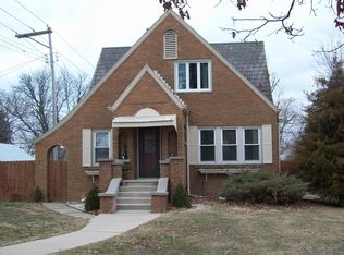 51 N 9th St, Hamilton, IL 62341