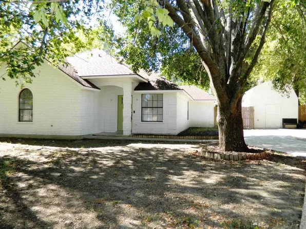 511 N Tucker St, Leonard, TX 75452