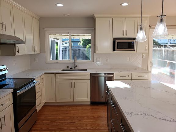5th image of 1921 Crestmont Dr