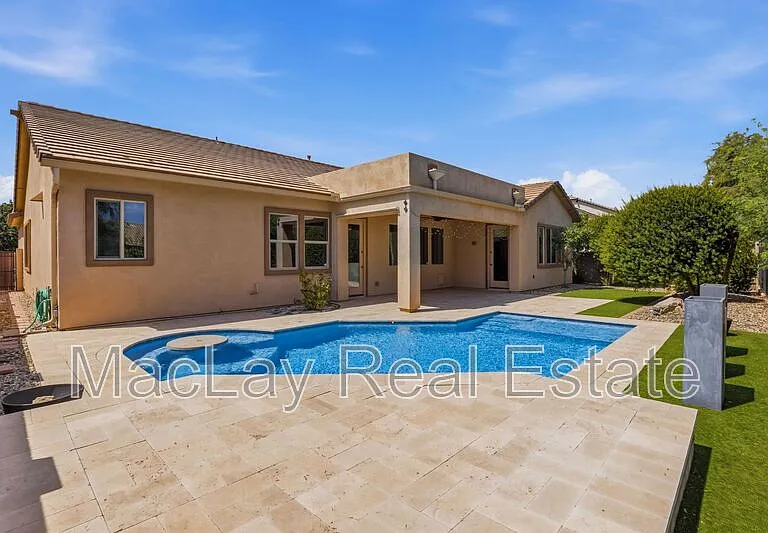 1142 E Bajor St — Photo 8