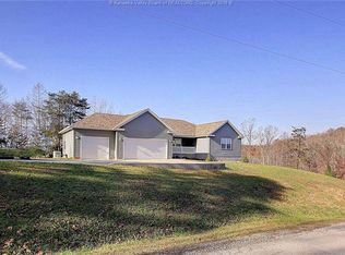 2415 Evergreen Rd, Fraziers Bottom, WV 25082