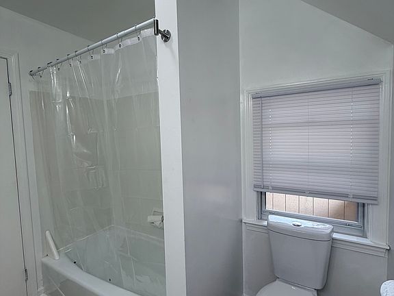 5th image of 736 Main St #3