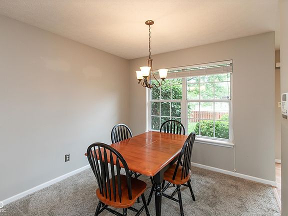 5th image of 11051 Oakridge Dr