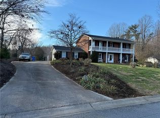 711 Colonial Dr, North Wilkesboro, NC 28659