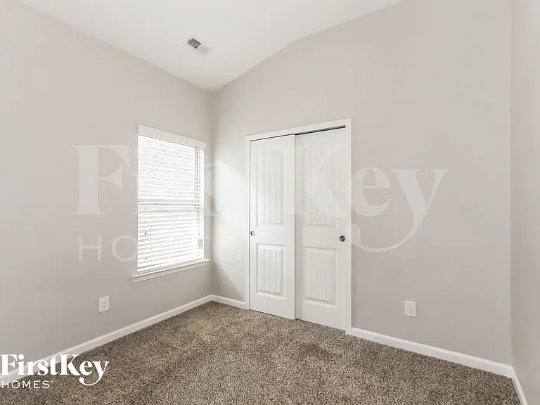 613 Johnnys Cv — Photo 13