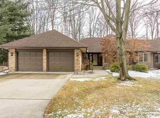 2001 Mapleleaf Dr #6, Midland, MI 48640