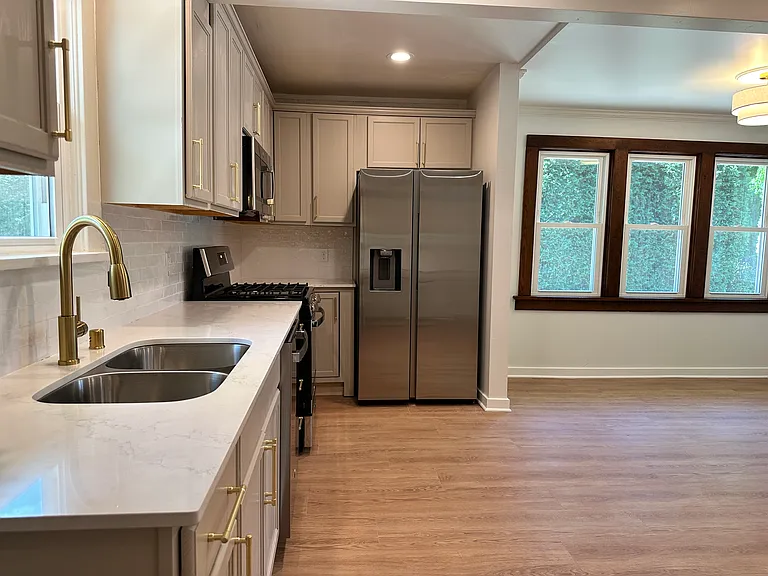 236 N Main St — Photo 19