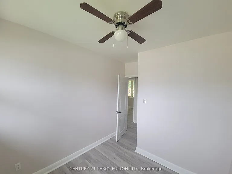 71 Grace St — Photo 10