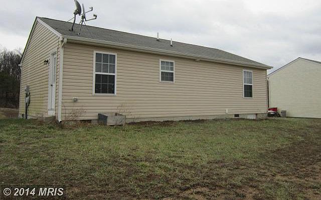 2nd image of 106 Eisenhower Cir