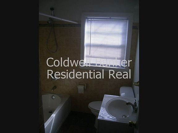 4th image of 3206 Hartnett Ave