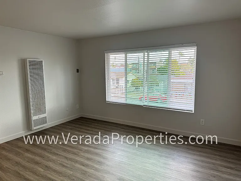 4336 Estrella Ave #5 — Photo 6