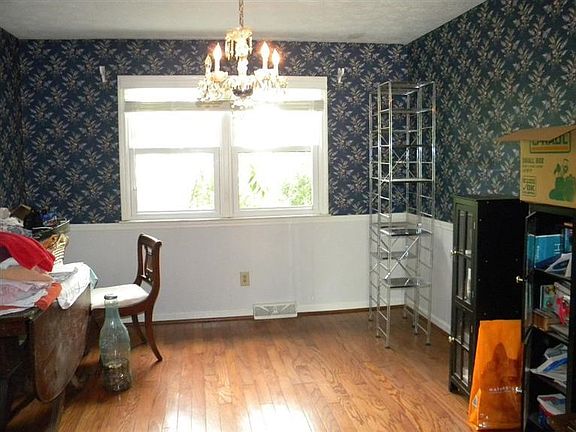 5th image of 3900 Sundart Dr